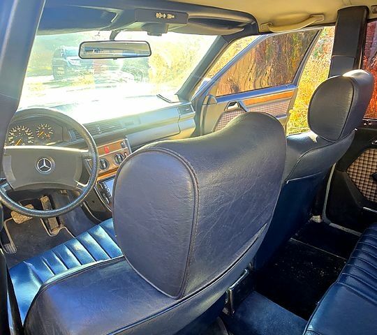 Сірий Мерседес Е-Клас, об'ємом двигуна 2 л та пробігом 500 тис. км за 1700 $, фото 9 на Automoto.ua