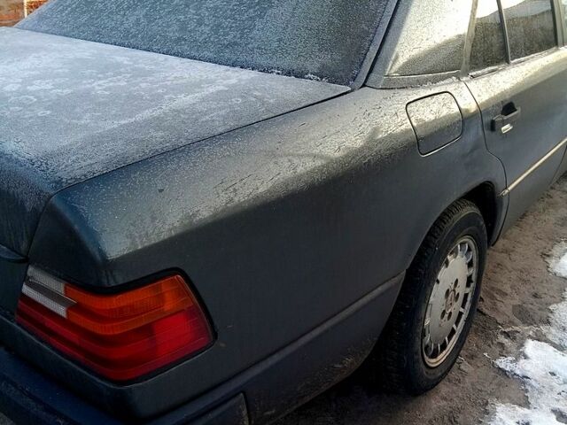 Серый Мерседес Е-Класс, объемом двигателя 2.3 л и пробегом 274 тыс. км за 2200 $, фото 6 на Automoto.ua