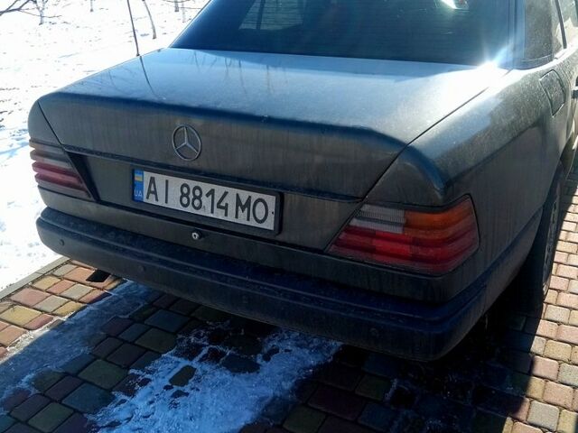 Серый Мерседес Е-Класс, объемом двигателя 2.3 л и пробегом 274 тыс. км за 2200 $, фото 2 на Automoto.ua