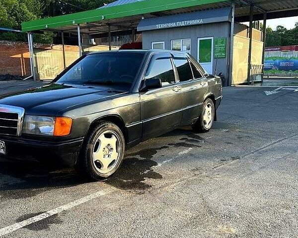 Сірий Мерседес Е-Клас, об'ємом двигуна 2.3 л та пробігом 560 тис. км за 2500 $, фото 4 на Automoto.ua