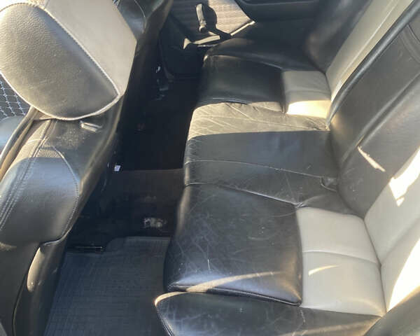 Серый Мерседес Е-Класс, объемом двигателя 2 л и пробегом 400 тыс. км за 1500 $, фото 6 на Automoto.ua