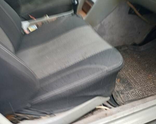 Мерседес Е-Класс 1988 в Борисполе на Automoto.ua Серый Мерседес Е-Класс, объемом двигателя 2.3 л и пробегом 270 тыс. км за 2500 $, фото 25 на Automoto.ua