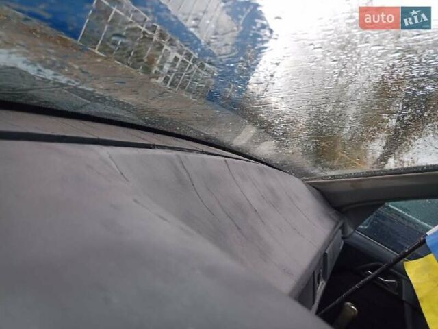 Мерседес Е-Класс 1988 в Борисполе на Automoto.ua Серый Мерседес Е-Класс, объемом двигателя 2.3 л и пробегом 270 тыс. км за 2500 $, фото 13 на Automoto.ua