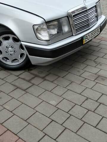 Сірий Мерседес Е-Клас, об'ємом двигуна 2 л та пробігом 400 тис. км за 2450 $, фото 19 на Automoto.ua