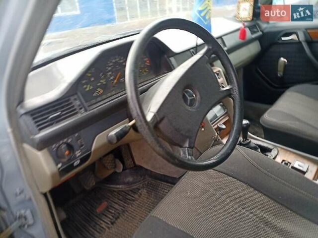 Мерседес Е-Класс 1988 в Борисполе на Automoto.ua Серый Мерседес Е-Класс, объемом двигателя 2.3 л и пробегом 270 тыс. км за 2500 $, фото 18 на Automoto.ua