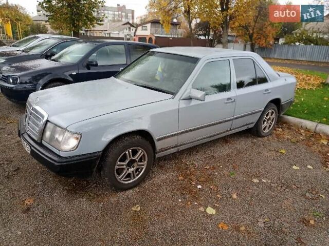 Мерседес Е-Класс 1988 в Борисполе на Automoto.ua Серый Мерседес Е-Класс, объемом двигателя 2.3 л и пробегом 270 тыс. км за 2500 $, фото 8 на Automoto.ua