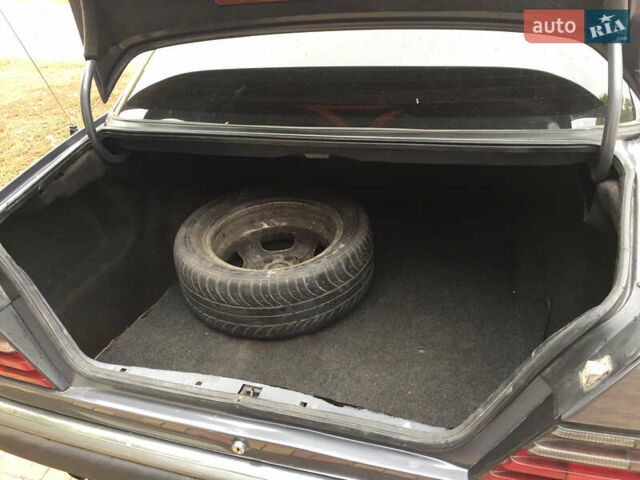 Сірий Мерседес Е-Клас, об'ємом двигуна 3 л та пробігом 407 тис. км за 4000 $, фото 20 на Automoto.ua