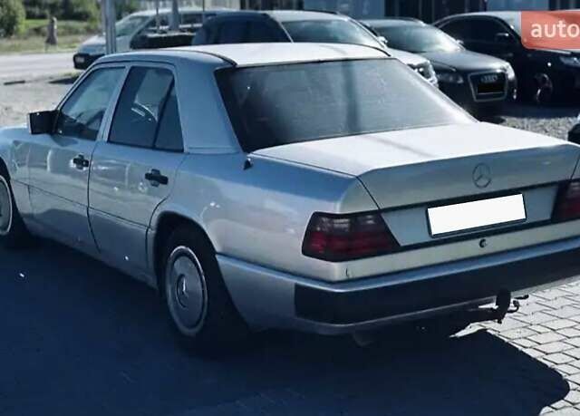 Сірий Мерседес Е-Клас, об'ємом двигуна 2.3 л та пробігом 347 тис. км за 2100 $, фото 5 на Automoto.ua