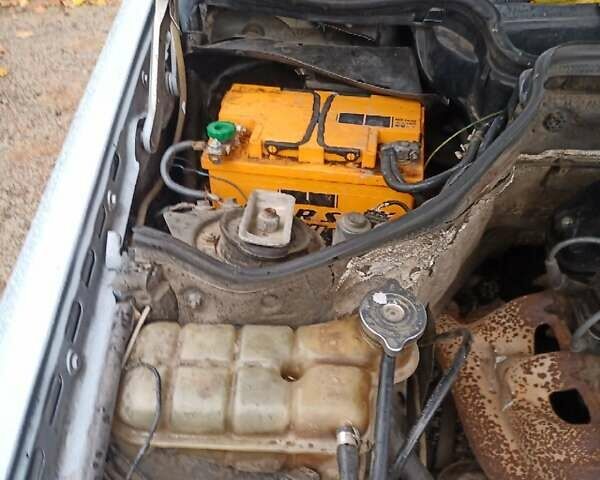 Мерседес Е-Класс 1988 в Борисполе на Automoto.ua Серый Мерседес Е-Класс, объемом двигателя 2.3 л и пробегом 270 тыс. км за 2500 $, фото 20 на Automoto.ua