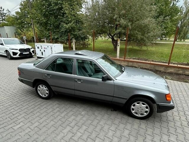 Сірий Мерседес Е-Клас, об'ємом двигуна 3 л та пробігом 185 тис. км за 12500 $, фото 10 на Automoto.ua