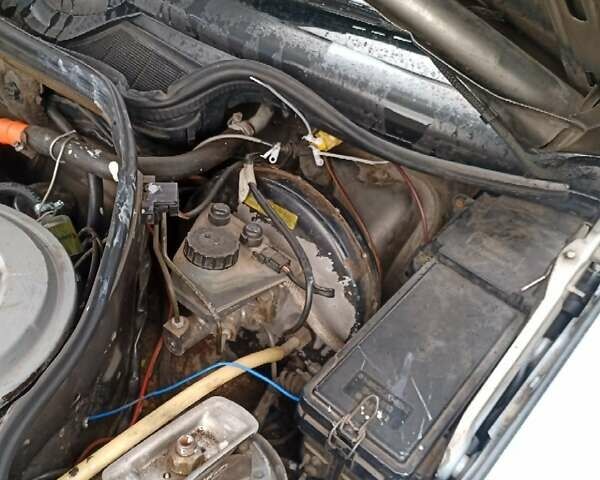 Мерседес Е-Класс 1988 в Борисполе на Automoto.ua Серый Мерседес Е-Класс, объемом двигателя 2.3 л и пробегом 270 тыс. км за 2500 $, фото 32 на Automoto.ua