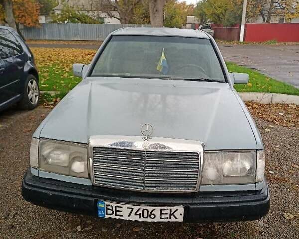 Мерседес Е-Класс 1988 в Борисполе на Automoto.ua Серый Мерседес Е-Класс, объемом двигателя 2.3 л и пробегом 270 тыс. км за 2500 $, фото 9 на Automoto.ua