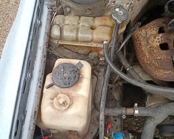 Мерседес Е-Класс 1988 в Борисполе на Automoto.ua Серый Мерседес Е-Класс, объемом двигателя 2.3 л и пробегом 270 тыс. км за 2500 $, фото 22 на Automoto.ua