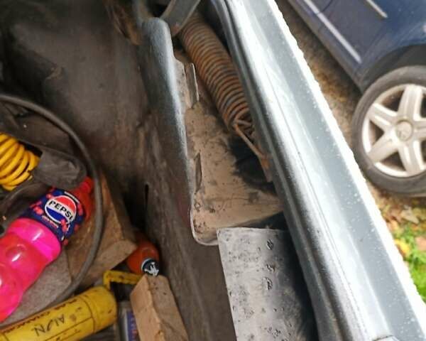 Мерседес Е-Класс 1988 в Борисполе на Automoto.ua Серый Мерседес Е-Класс, объемом двигателя 2.3 л и пробегом 270 тыс. км за 2500 $, фото 57 на Automoto.ua