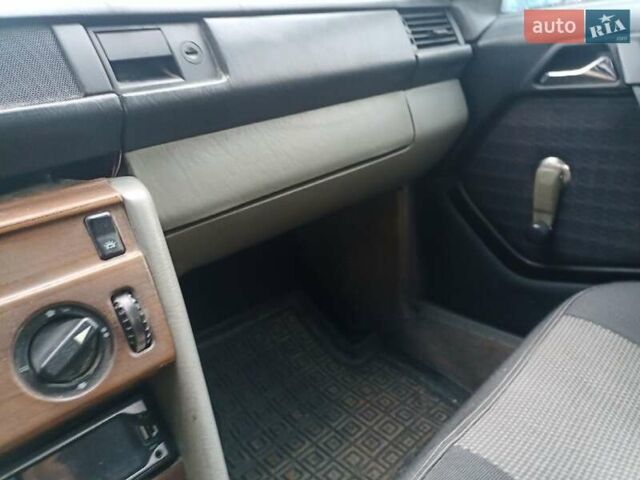 Мерседес Е-Класс 1988 в Борисполе на Automoto.ua Серый Мерседес Е-Класс, объемом двигателя 2.3 л и пробегом 270 тыс. км за 2500 $, фото 21 на Automoto.ua