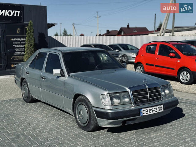 Сірий Мерседес Е-Клас, об'ємом двигуна 2.3 л та пробігом 153 тис. км за 1800 $, фото 2 на Automoto.ua