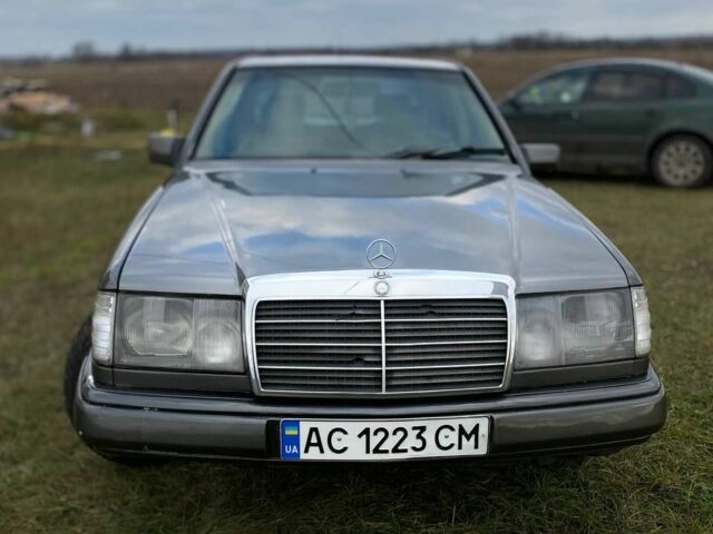 Сірий Мерседес Е-Клас, об'ємом двигуна 3 л та пробігом 500 тис. км за 1750 $, фото 5 на Automoto.ua
