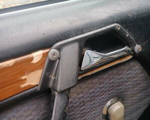 Мерседес Е-Класс 1988 в Борисполе на Automoto.ua Серый Мерседес Е-Класс, объемом двигателя 2.3 л и пробегом 270 тыс. км за 2500 $, фото 27 на Automoto.ua