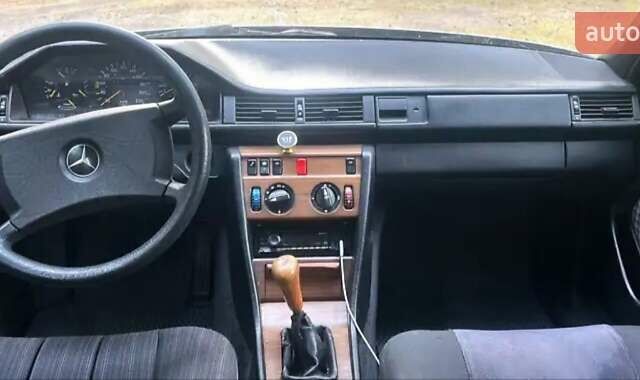 Сірий Мерседес Е-Клас, об'ємом двигуна 2.3 л та пробігом 347 тис. км за 2100 $, фото 1 на Automoto.ua