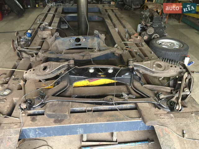 Сірий Мерседес Е-Клас, об'ємом двигуна 3 л та пробігом 407 тис. км за 4000 $, фото 15 на Automoto.ua