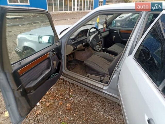 Мерседес Е-Класс 1988 в Борисполе на Automoto.ua Серый Мерседес Е-Класс, объемом двигателя 2.3 л и пробегом 270 тыс. км за 2500 $, фото 19 на Automoto.ua