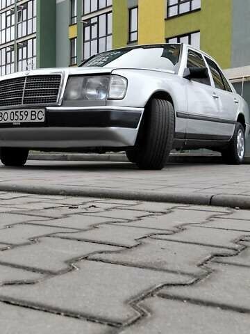 Сірий Мерседес Е-Клас, об'ємом двигуна 2 л та пробігом 400 тис. км за 2450 $, фото 21 на Automoto.ua