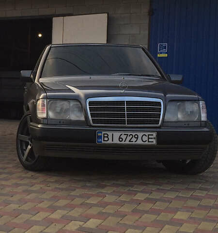 Серый Мерседес Е-Класс, объемом двигателя 3 л и пробегом 407 тыс. км за 4500 $, фото 19 на Automoto.ua