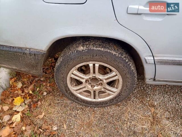 Мерседес Е-Класс 1988 в Борисполе на Automoto.ua Серый Мерседес Е-Класс, объемом двигателя 2.3 л и пробегом 270 тыс. км за 2500 $, фото 5 на Automoto.ua