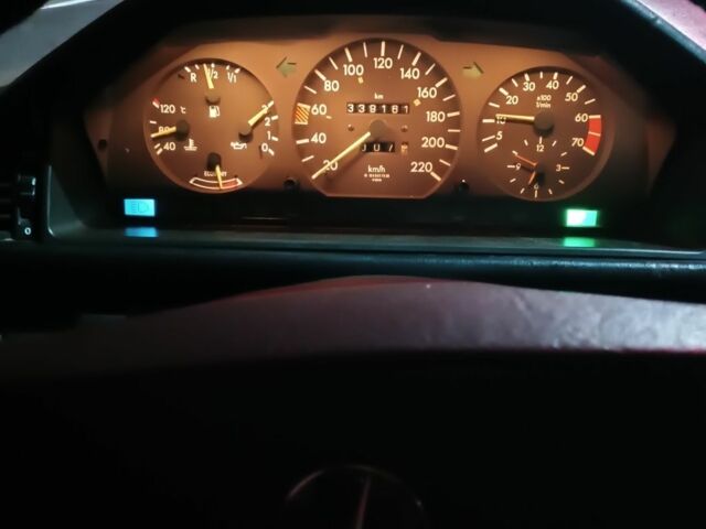 Сірий Мерседес Е-Клас, об'ємом двигуна 2.3 л та пробігом 339 тис. км за 2000 $, фото 6 на Automoto.ua