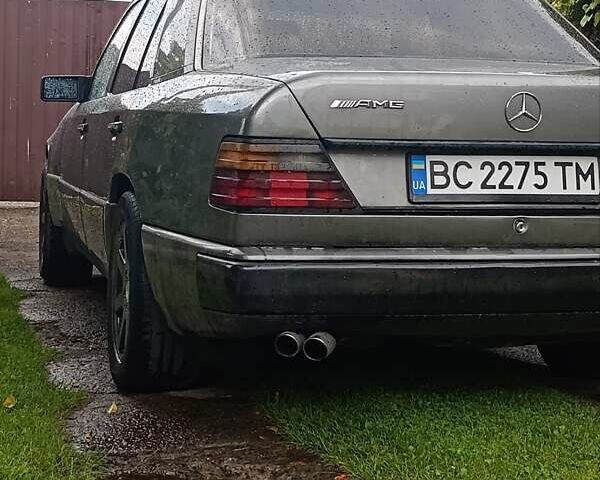 Мерседес Е-Класс 1989 в Стрые на Automoto.ua Серый Мерседес Е-Класс, объемом двигателя 2.5 л и пробегом 660 тыс. км за 2100 $, фото 5 на Automoto.ua