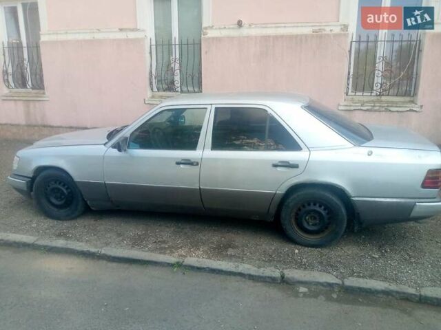 Сірий Мерседес Е-Клас, об'ємом двигуна 2 л та пробігом 435 тис. км за 1100 $, фото 7 на Automoto.ua