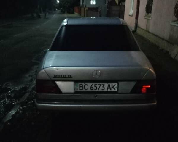 Сірий Мерседес Е-Клас, об'ємом двигуна 2 л та пробігом 435 тис. км за 1100 $, фото 1 на Automoto.ua