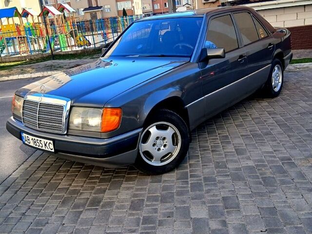 Серый Мерседес Е-Класс, объемом двигателя 2.3 л и пробегом 0 тыс. км за 3400 $, фото 1 на Automoto.ua