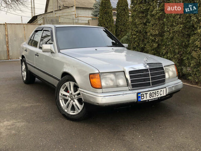 Сірий Мерседес Е-Клас, об'ємом двигуна 2.6 л та пробігом 333 тис. км за 2900 $, фото 8 на Automoto.ua