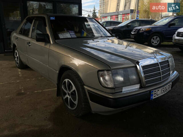 Сірий Мерседес Е-Клас, об'ємом двигуна 2 л та пробігом 371 тис. км за 2500 $, фото 5 на Automoto.ua