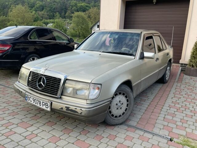 Сірий Мерседес Е-Клас, об'ємом двигуна 2 л та пробігом 300 тис. км за 1650 $, фото 15 на Automoto.ua