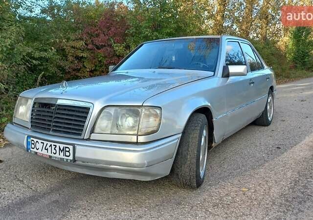 Мерседес Е-Класс 1990 в Жидачов на Automoto.ua Серый Мерседес Е-Класс, объемом двигателя 2 л и пробегом 365 тыс. км за 2300 $, фото 7 на Automoto.ua