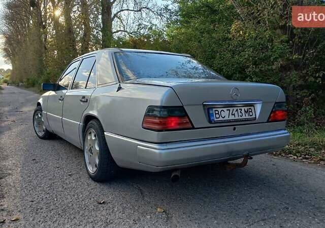 Мерседес Е-Класс 1990 в Жидачов на Automoto.ua Серый Мерседес Е-Класс, объемом двигателя 2 л и пробегом 365 тыс. км за 2300 $, фото 6 на Automoto.ua