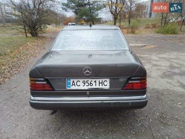 Сірий Мерседес Е-Клас, об'ємом двигуна 2.3 л та пробігом 486 тис. км за 2300 $, фото 6 на Automoto.ua