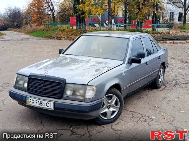 Мерседес Е-Класс 1990 в Первомайском на Automoto.ua Серый Мерседес Е-Класс, объемом двигателя 2.3 л и пробегом 0 тыс. км за 1950 $, фото 2 на Automoto.ua