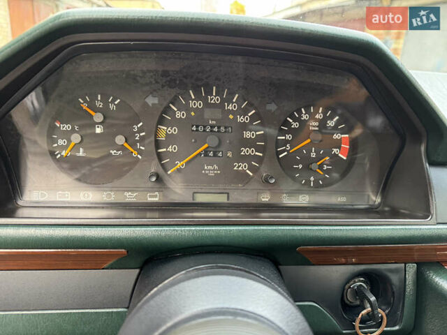 Серый Мерседес Е-Класс, объемом двигателя 2.3 л и пробегом 400 тыс. км за 4999 $, фото 16 на Automoto.ua