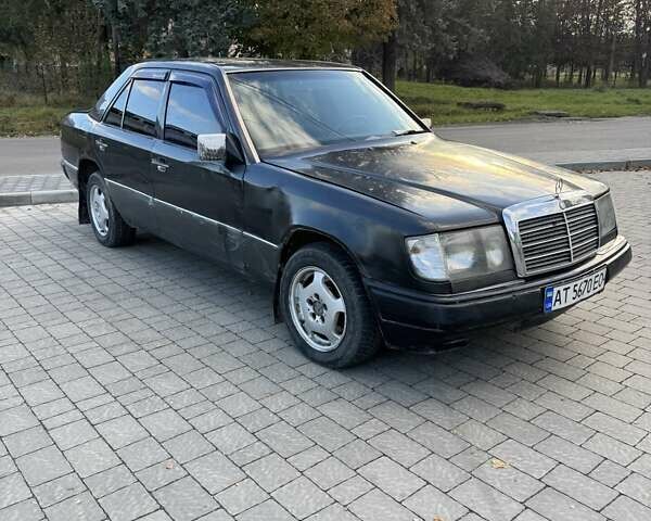 Мерседес Е-Класс 1990 в Косове на Automoto.ua Серый Мерседес Е-Класс, объемом двигателя 2.3 л и пробегом 300 тыс. км за 1450 $, фото 4 на Automoto.ua
