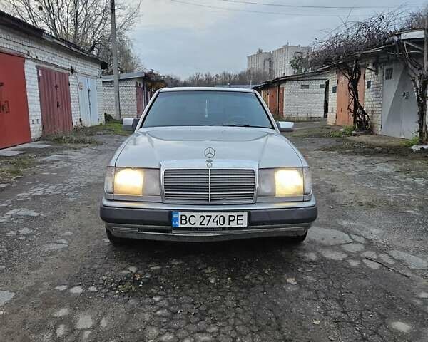 Серый Мерседес Е-Класс, объемом двигателя 2.3 л и пробегом 405 тыс. км за 1950 $, фото 7 на Automoto.ua