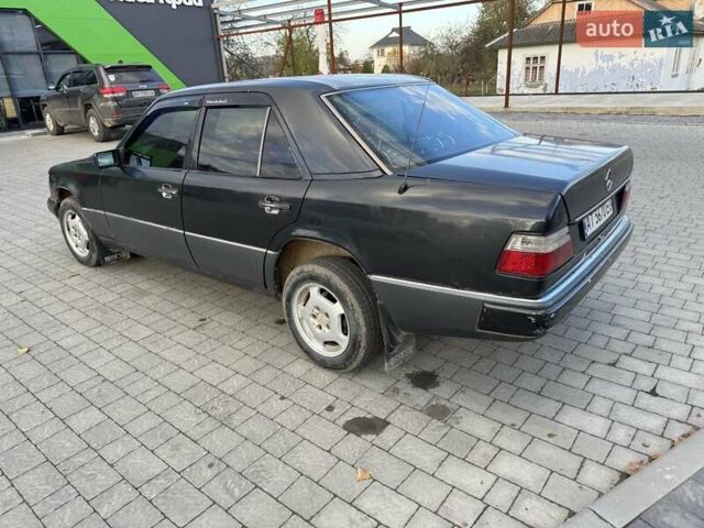 Мерседес Е-Класс 1990 в Косове на Automoto.ua Серый Мерседес Е-Класс, объемом двигателя 2.3 л и пробегом 300 тыс. км за 1450 $, фото 6 на Automoto.ua