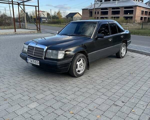 Мерседес Е-Класс 1990 в Косове на Automoto.ua Серый Мерседес Е-Класс, объемом двигателя 2.3 л и пробегом 300 тыс. км за 1450 $, фото 2 на Automoto.ua