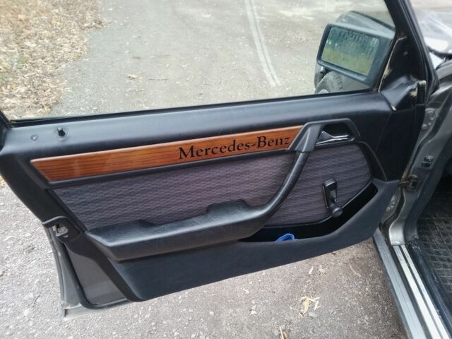 Сірий Мерседес Е-Клас, об'ємом двигуна 2.3 л та пробігом 486 тис. км за 2300 $, фото 5 на Automoto.ua