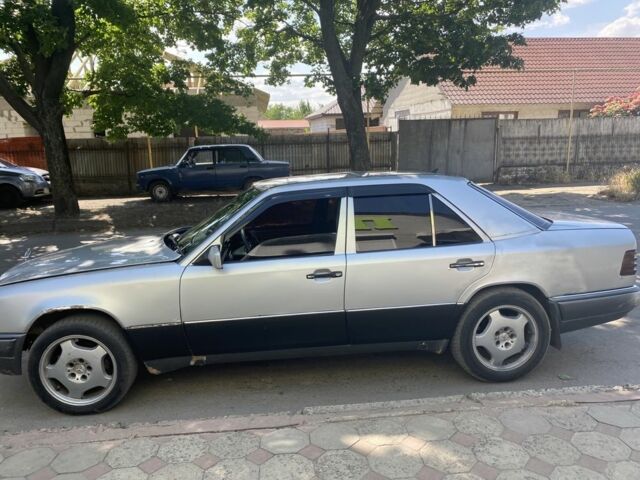 Сірий Мерседес Е-Клас, об'ємом двигуна 2.5 л та пробігом 600 тис. км за 2100 $, фото 5 на Automoto.ua