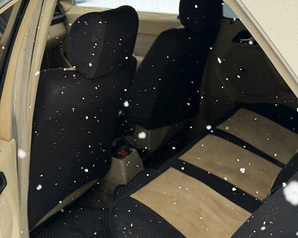 Сірий Мерседес Е-Клас, об'ємом двигуна 2 л та пробігом 300 тис. км за 2500 $, фото 10 на Automoto.ua