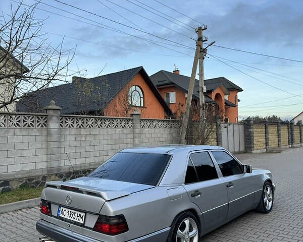 Серый Мерседес Е-Класс, объемом двигателя 2.6 л и пробегом 250 тыс. км за 3450 $, фото 7 на Automoto.ua