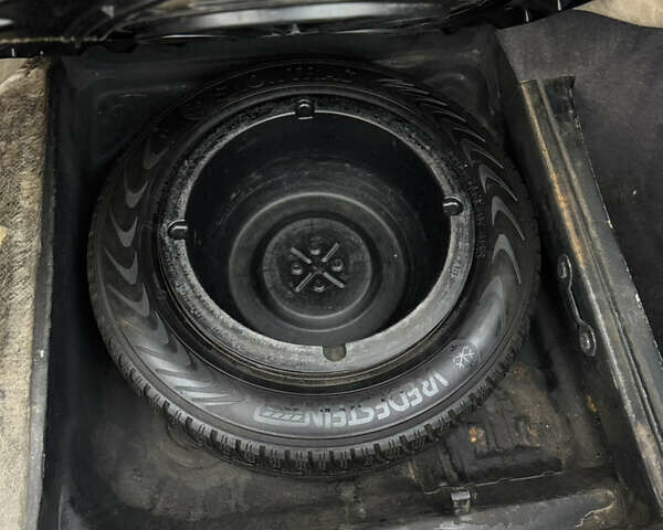 Серый Мерседес Е-Класс, объемом двигателя 2.6 л и пробегом 400 тыс. км за 4400 $, фото 29 на Automoto.ua